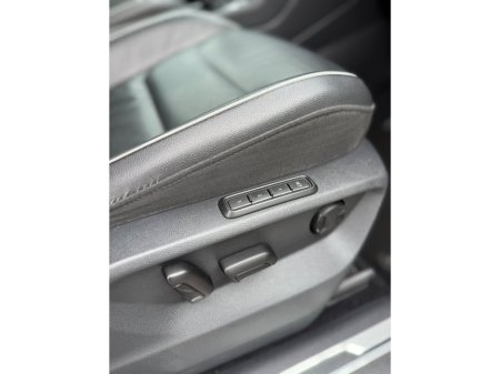 2020 Volkswagen Tiguan - thumbnail 16