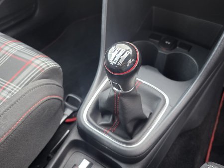 2015 Volkswagen Polo  €13,950 thumbnail