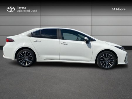 2024 Toyota Corolla LUNA SPORT SALOON €32,495