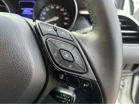 2020 Toyota C-HR SOL AUTOMATIC HYBRID 1.8 PETROL //ADAPTIVE CRUISE CONTROL//KEYLESS ENTRY//REVERSE CAMERA//HEATED SEATS// €22,950 thumbnail