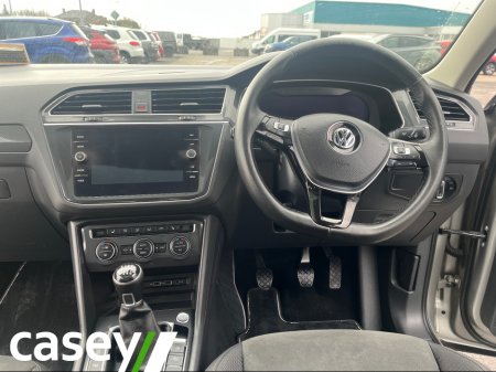 2018 Volkswagen Tiguan - thumbnail 16