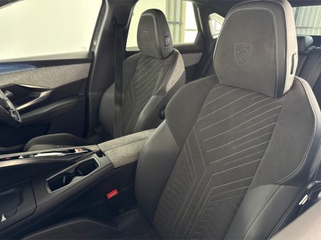 2025 Peugeot 3008 GT EV**DIGITAL DASH**TOUCH SCREEN MEDIA**APPLE CAR PLAY**HEATED SEATS**HEATED STEERING WHEEL**ELECTRIC TAILGATE**CRUISE CONTROL**MULTIFUNCTIONAL STEERING WHEEL**REVERSE CAMERA**PARKING SENSORS** €35,995 thumbnail