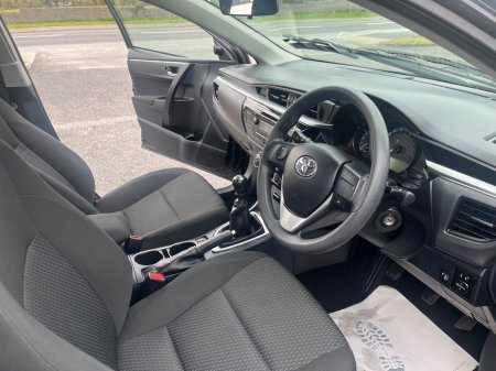 2016 Toyota Corolla - thumbnail 13