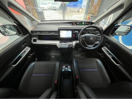 2021 Honda Stepwagon - thumbnail 18