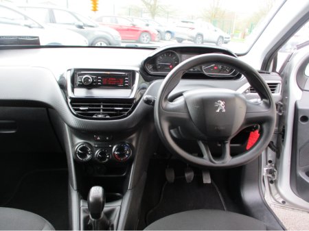 2017 Peugeot 208 - thumbnail 10