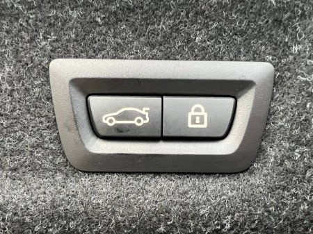 2020 BMW 3 Series 330e M-SPORT COMPETITION 2.0 HYBRID // MASSIVE SPEC // VERY LOW MILEAGE // LEATHER M-SPORT INTERIOR €34,950 thumbnail