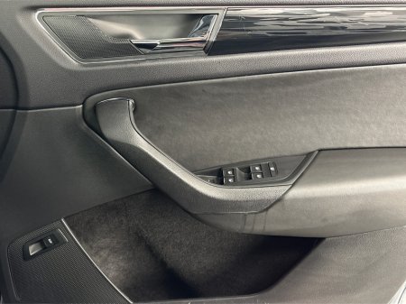 2018 Skoda Kodiaq STYLE 2.0 TDI 150HP DSG**7 SEATER**PANORAMIC SUNROOF**BLACK LEATHER INTERIOR**TOUCH SCREEN MEDIA DISPLAY**REVERSE CAMERA**PARKING SENSORS**DUAL CLIMATE CONTROL**APPLE CARPLAY** €23,995 thumbnail