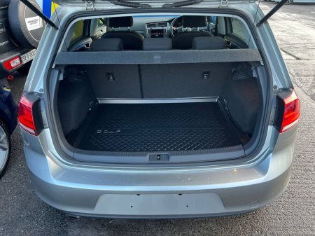 2016 Volkswagen Golf R-LINE PACK 1.2 TSI AUTO // FULL SERVICE HISTORY // NEW 19" ALLOYS // BLUETOOTH MUSIC €15,950 thumbnail