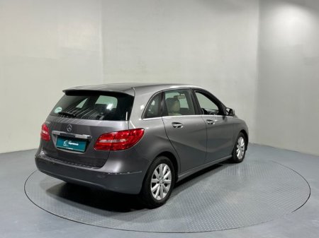 2013 Mercedes-Benz B Class B 180 CDi €10,800 thumbnail