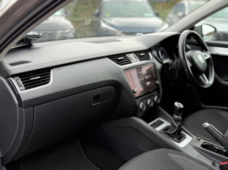 2017 Skoda Octavia - thumbnail 28