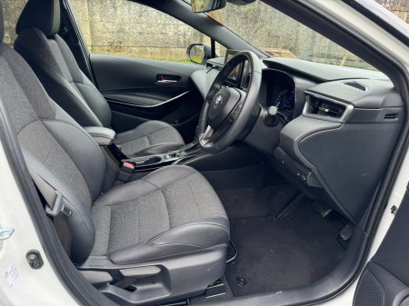 2022 Toyota Corolla 1.8 Hybrid Luna Sport Hatchback €26,950 thumbnail