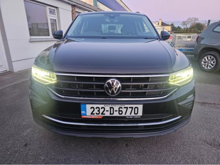 2023 Volkswagen Tiguan - thumbnail 4