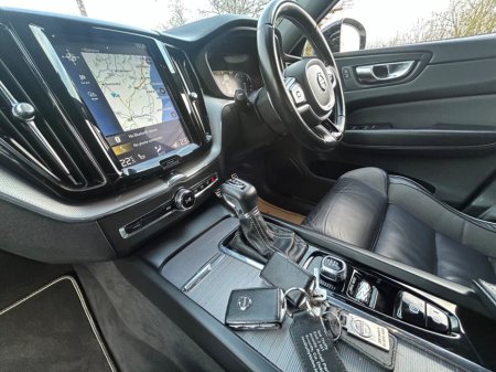 2020 Volvo XC60 - thumbnail 22