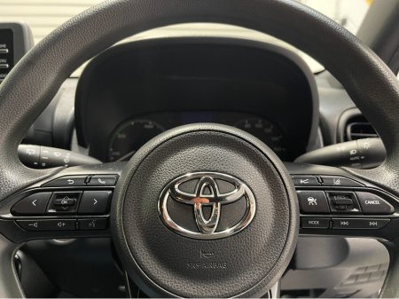 2020 Toyota Yaris - thumbnail 14