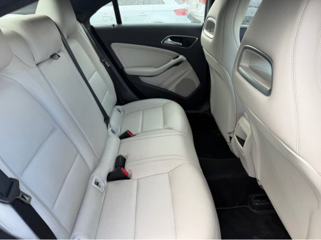 2014 Mercedes-Benz CLA Class CLA 180 URBAN 1.6 PETROL 122 BHP 4DR MANUAL // FULL LEATHER // PRO BLUETOOTH MEDIA // CHROME PACK // BUCKET SPORT SEATS // STUNNING CAR THROUGHOUT €10,950 thumbnail