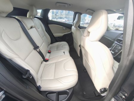 2016 Volvo V40 D2 (120hp) SE+Leather €7,999 thumbnail