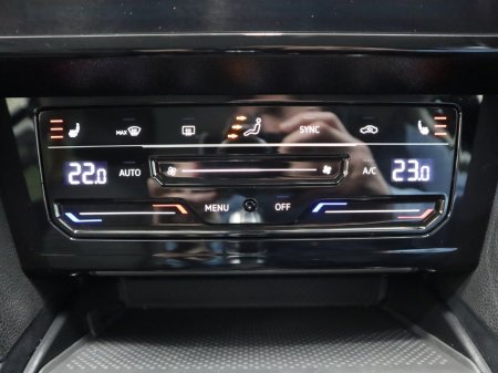 2021 Volkswagen Passat *103* 1.4 TSI GTE 218PS 4DR AUTO €23,900 thumbnail