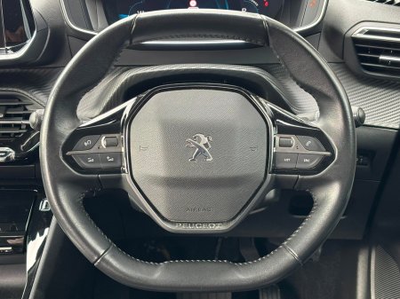 2021 Peugeot 2008 - thumbnail 11