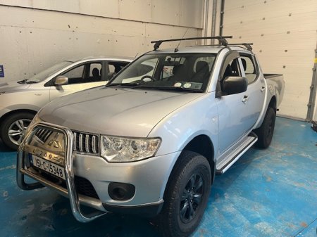 2015 Mitsubishi L200 CREWCAB  LB DCB 4X4 2.5  134BHP €14,950
