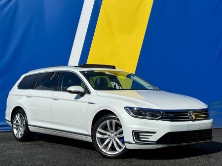 2017 Volkswagen Passat GTE VARIANT 1.4 HYBRID * HUGE SPEC * // TILT & SLIDE OPENING PAN ROOF // DRIVER MASSAGE SEAT // FULL SERVICE HISTORY €21,900