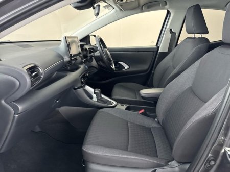 2021 Toyota Yaris LunaSport Hybrid €19,950 thumbnail