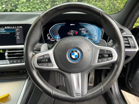 2021 BMW 3 Series - thumbnail 4