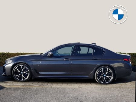 2022 BMW 5 Series - thumbnail 3
