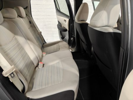 2019 Nissan Leaf - thumbnail 14