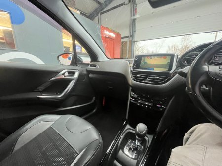 2018 Peugeot 2008 €14950! 2018 PEUGEOT 2008 AUTOMATIC ALLURE 1.2 AUTOMATIC / CRUISE CONTROL / REVERSE CAMERA AND MORE €14,950 thumbnail