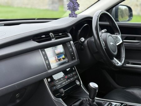 2017 Jaguar XF - thumbnail 11