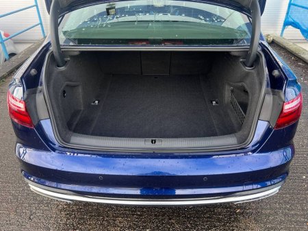 2021 Audi A4 2.0 TDI 30 // DIAMOND CUT ALLOYS // LEATHER HEATED SEATS // APPLE CARPLAY/ANDROID AUTO €27,900 thumbnail