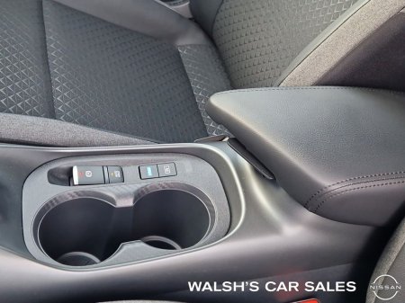 2025 Nissan Juke 1.6 HYB SV Premium MY24 1 €33,950 thumbnail