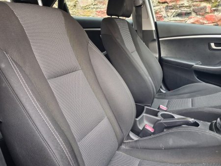 2012 Hyundai i30 1.4L Diesel Classic €3,999 thumbnail