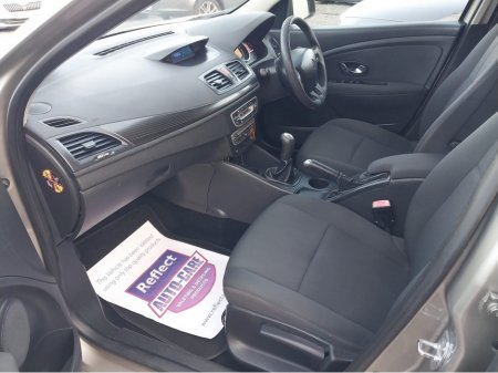 2011 Renault Fluence - thumbnail 15