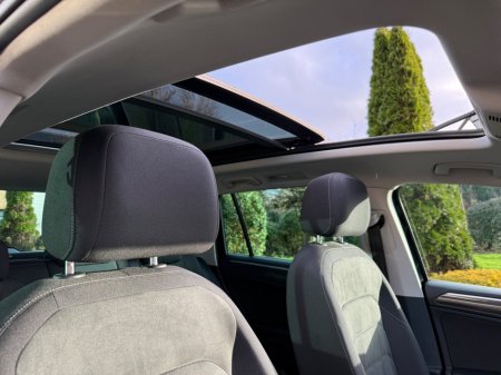 2017 Volkswagen Tiguan - thumbnail 12