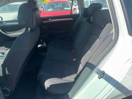 2016 Volkswagen Passat - thumbnail 14