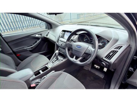 2017 Ford Focus - thumbnail 9