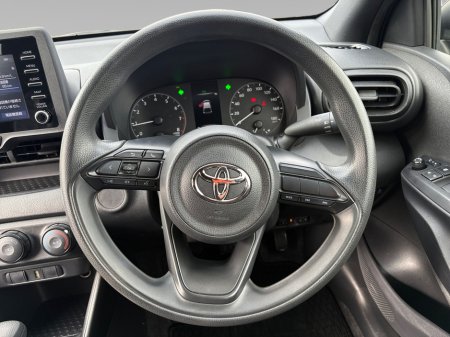 2020 Toyota Yaris - thumbnail 13