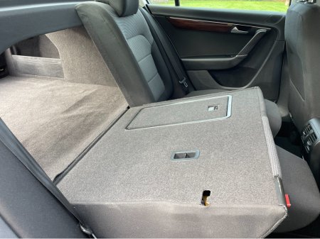 2014 Volkswagen Passat 1.6 TDI COMFORTLINE BMT SALOON €6,950 thumbnail