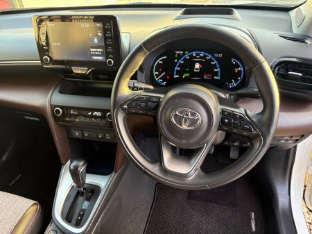 2022 Toyota Yaris Cross  €26,950 thumbnail