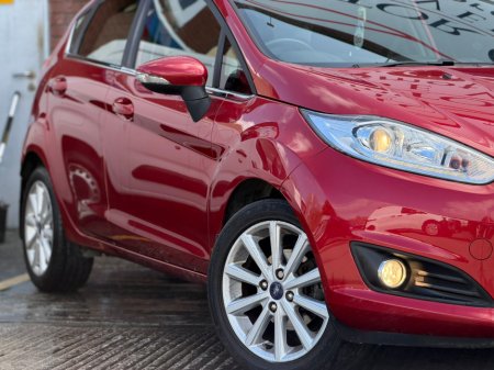 2016 Ford Fiesta - thumbnail 16