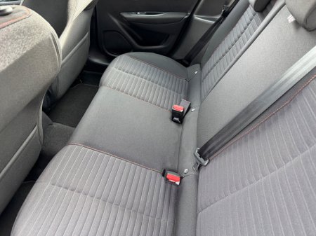 2022 Peugeot 208 - thumbnail 10