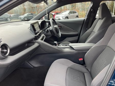 2025 Toyota C-HR C-HR HYBRID SPORT 1.8 €38,950 thumbnail