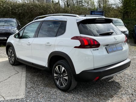 2016 Peugeot 2008 - thumbnail 5