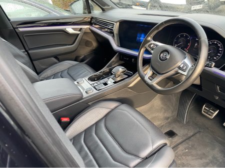 2020 Volkswagen Touareg 3.0 TDI V6  R LINE BLACK EDITION 2 SEAT COMMERCIAL ( 201 REG ) thumbnail