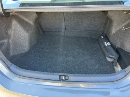 2017 Toyota Corolla - thumbnail 8