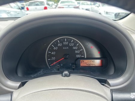 2015 Nissan March - thumbnail 18