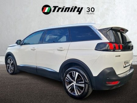 2020 Peugeot 5008 - view 3