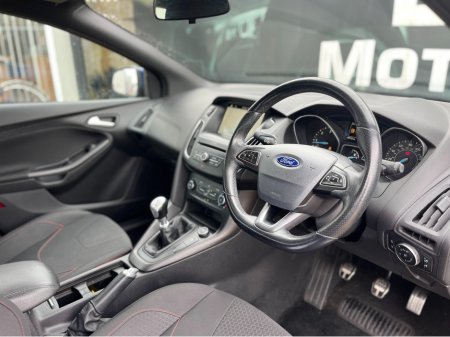 2017 Ford Focus - thumbnail 7