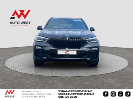 2021 BMW X5 2021 BMW X5 XDrive 45e M Sport Black Edition €49,950 thumbnail